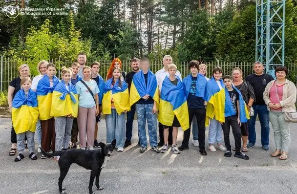 Україна повернула з окупації 11 дітей - наймолодшій лише 10 років (фото)