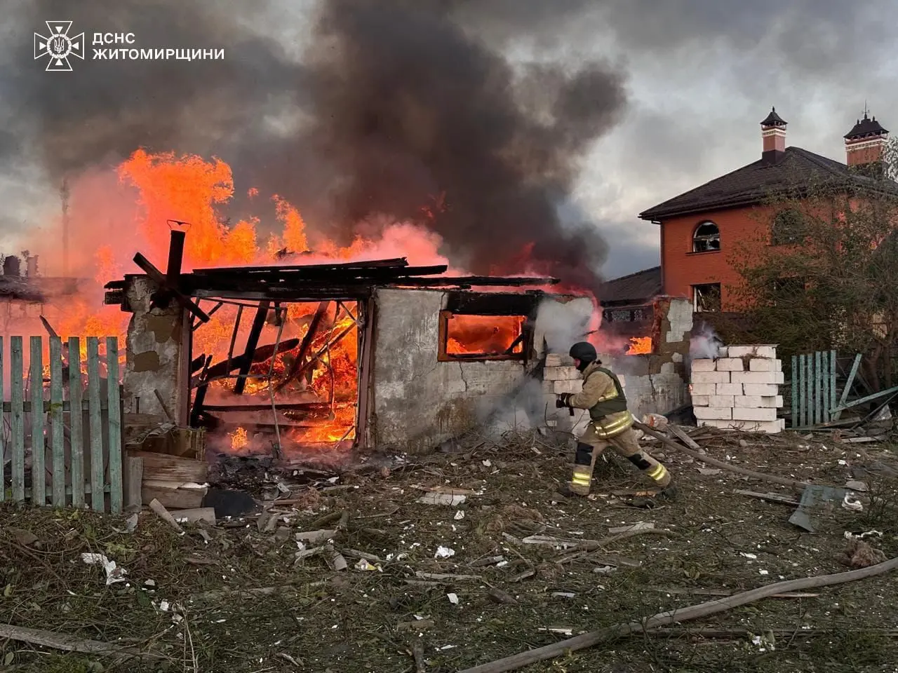 Россияне запустили по Украине 415 дронов и более 40 крылатых и баллистических ракет