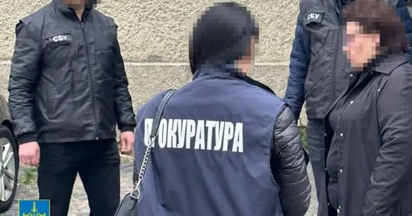 Львівська податківиця відбулась штрафом за 900 доларів хабаря