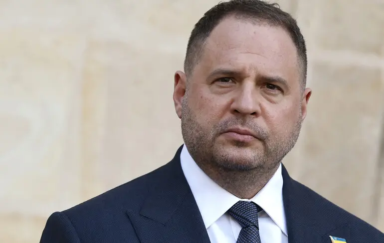 Відмінний психолог та посередник: В Politico розповіли про "загадку" Єрмака 