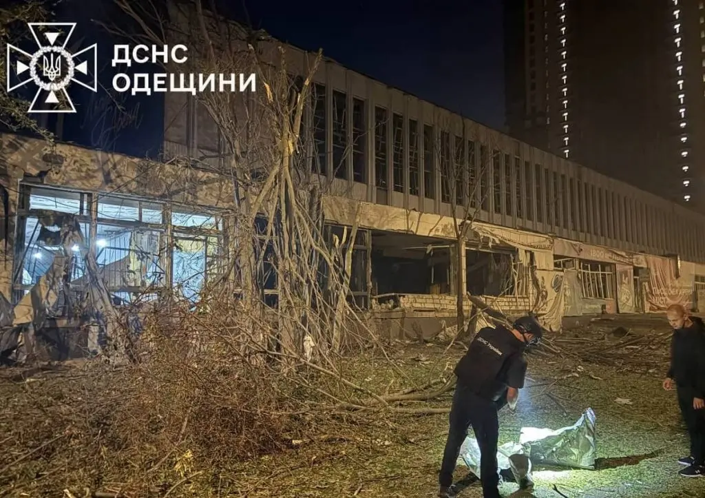 Масована нічна атака на Одесу: зруйновано житлові будинки та Палац спорту (ОНОВЛЮЄТЬСЯ)
