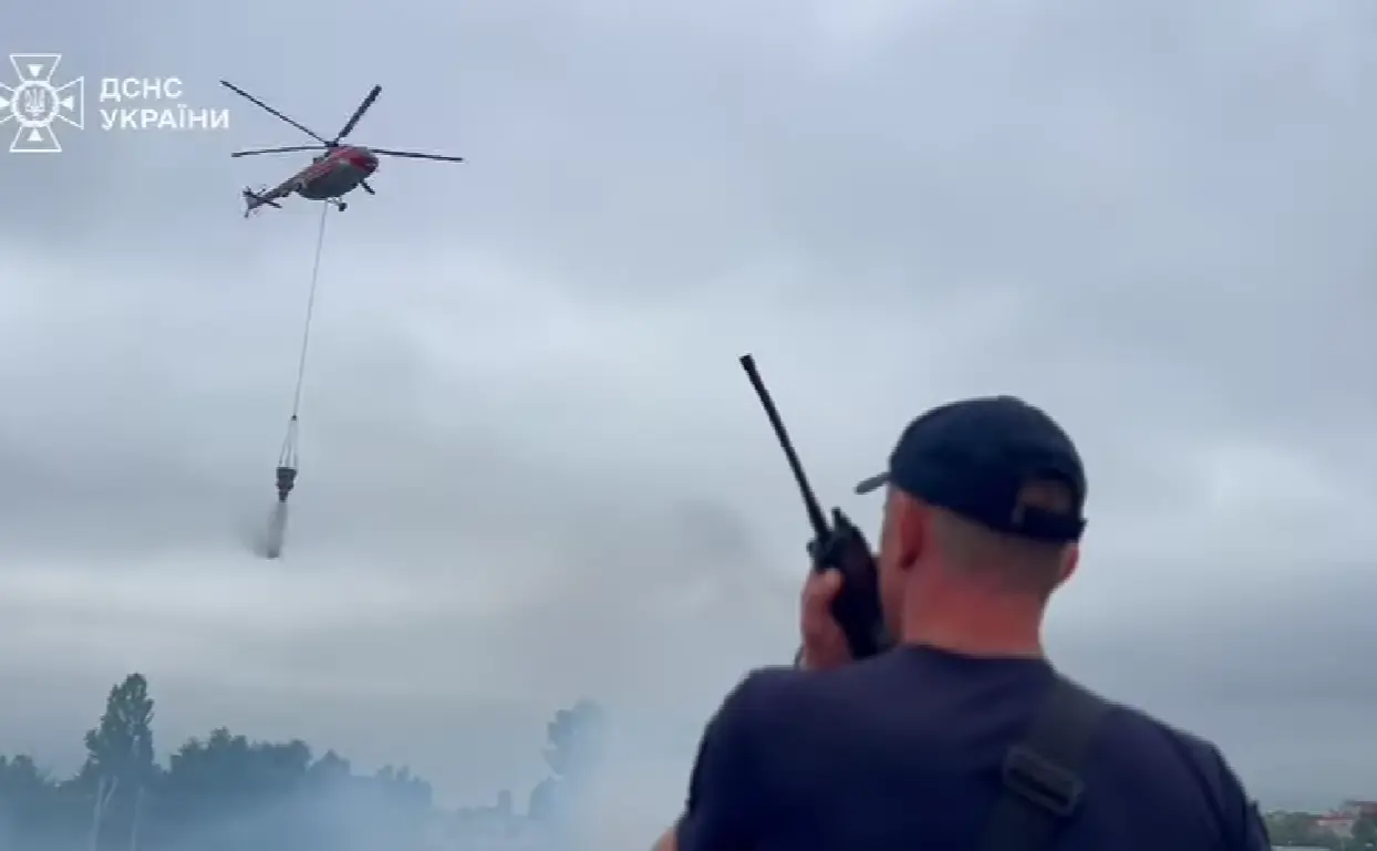 До ліквідації наслідків ударів по Києву залучали авіацію, — ДСНС