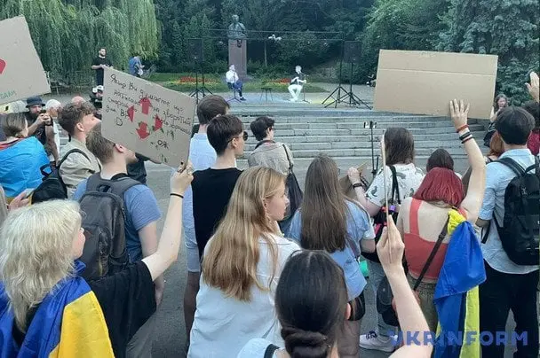 У Києві знову протестують проти закону, який послаблює НАБУ та САП