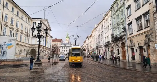 Синоптики попередили про грозу і град у Львівській області