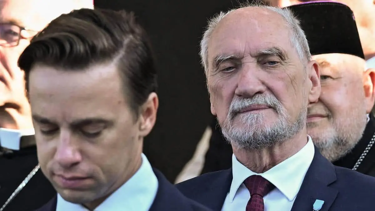 У Польщі будуть судити ексміністра, який очолював комісію щодо Смоленської катастрофи