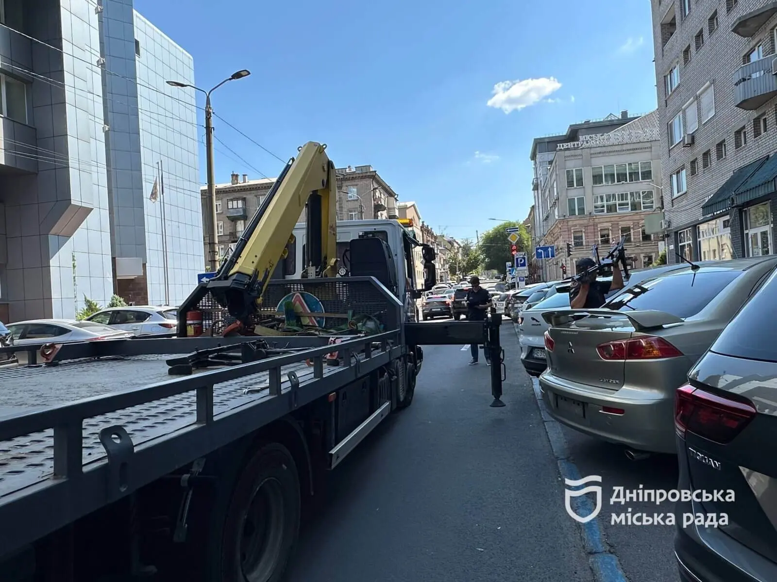 Від початку рішення комісії ТБНС у Дніпрі  20 автомобілів без номерів переміщено на спецмайданчики
