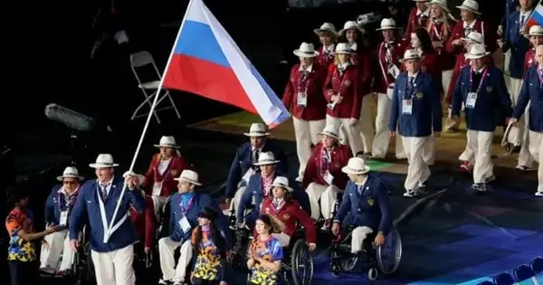 Росіянам та білорусам дозволили виступати на Паралімпіаді під своїми прапорами