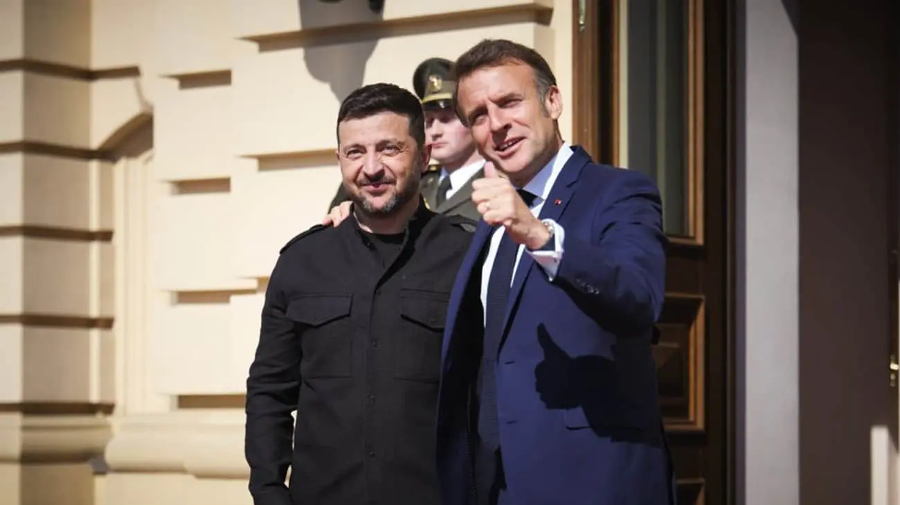 Зеленський і Макрон "змістовно" обговорили постачання ракет для ППО і навчання пілотів на "Міражах"