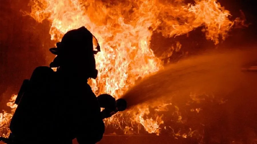 Майже два десятки вогнеборців гасили пожежу в житловому будинку в Одесі