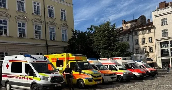 Велосипедисти з Німеччини супроводили до Львова автомобілі «швидкої» для українських військових