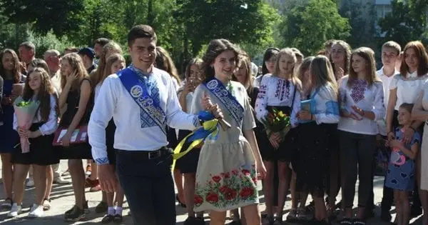 Міністр освіти пояснив, чи дозволені урочисті лінійки на останній дзвоник у школах