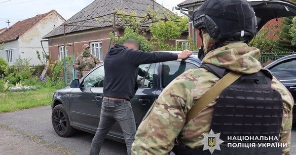 На Закарпатті викрили злочинну групу, яка з БпЛА та радіостанціями масово переправляла ухилянтів