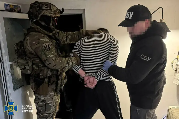 На Буковині викрили групу, яка продавала зброю. Вилучили гранатомет, автомат та набої