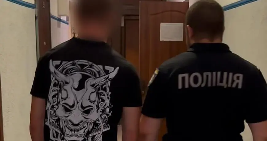 В Одесі затримали палія автівок, який підпалив два авто у Приморському районі