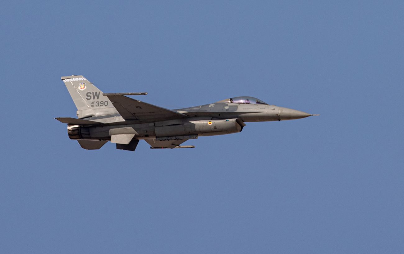Нідерланди відправили Україні останню партію винищувачів F-16