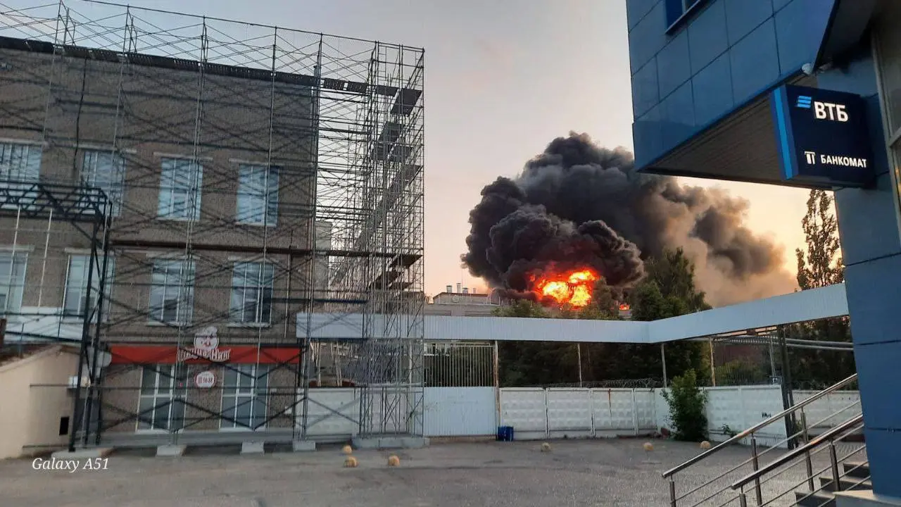 В Чебоксарах заявили об атаке дронов. Мог пострадать завод-партнер Минобороны РФ – видео