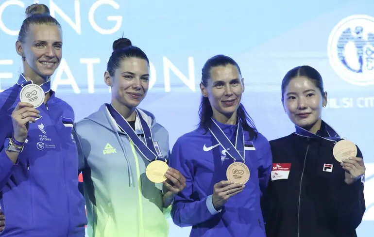 Українська чемпіонка світу з фехтування Харькова відмовилася від спільного фото з росіянином на п'єдесталі