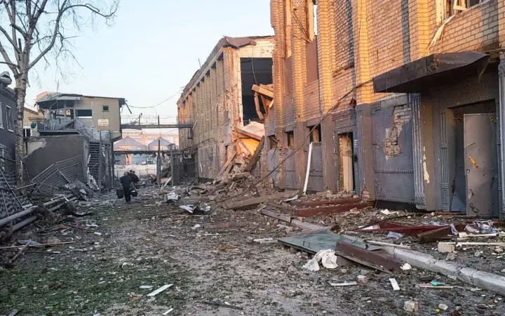 С начала полномасштабной войны россияне обстреляли 49 колоний и СИЗО