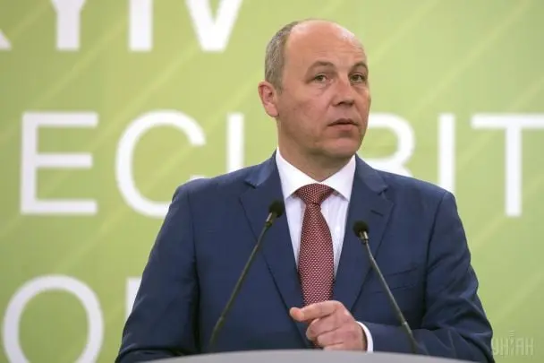 Стрілець випустив вісім куль у Парубія - журналіст