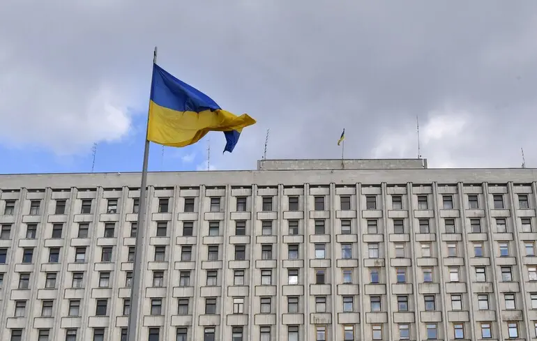 Після закінчення п’ятирічного строку депутати, міські та сільські голови продовжують здійснювати повноваження — АМУ