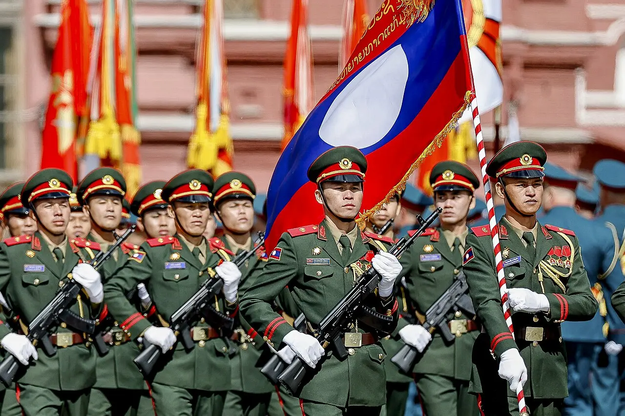 Разведка: Россия хочет привлечь военных из Лаоса к разминированию Курской области