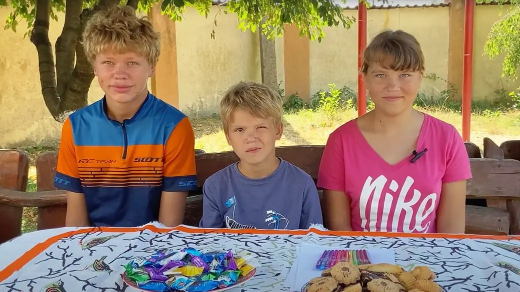 У Дніпрі шукають родину для рідних братів і сестри