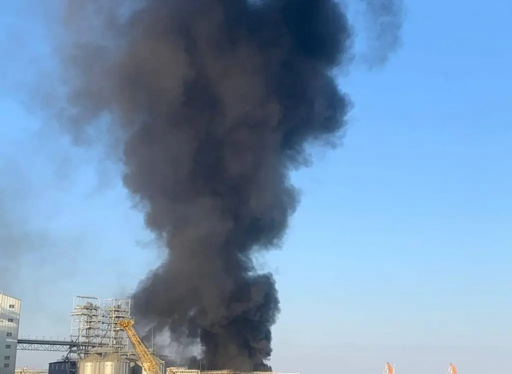 У порту Чорноморська гасили масштабну пожежу