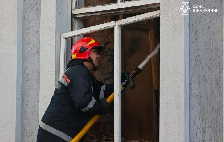 Росія завдала ударів по критичній інфраструктурі Вінницької області: 60 тисяч людей без світла