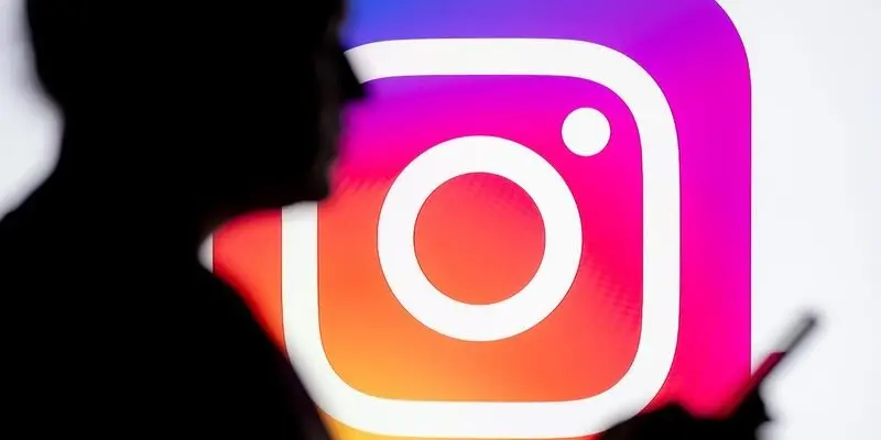 CEO Instagram спростував чутки про прослуховування мікрофона для реклами
