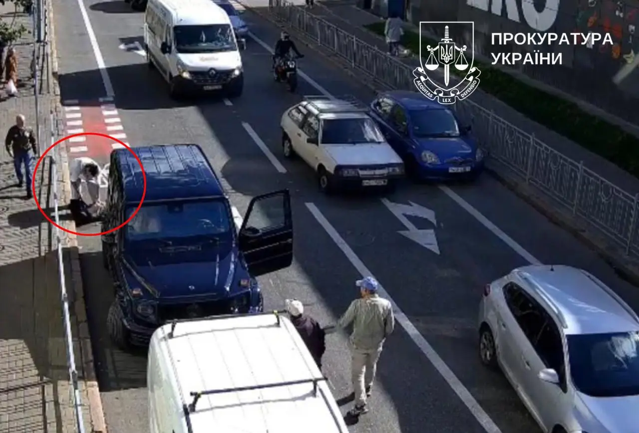 У Києві водій Mercedes побив велосипедиста за зауваження щодо паркування (фото)