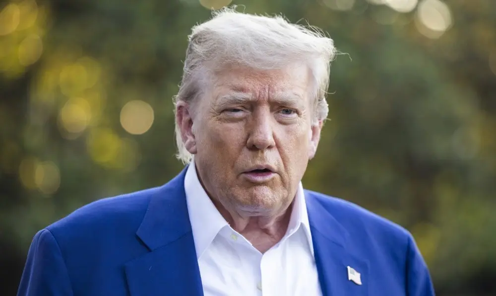 Трамп спрашивал Зеленского, можно ли ударить по Москве и Питеру, но не поощрял – Белый дом