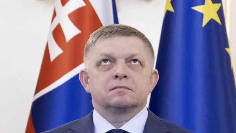 Фіцо показав, як хоче змінити конституцію для захисту "національної ідентичності"