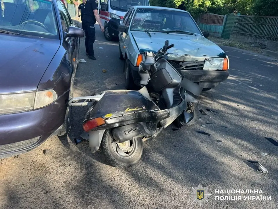 На Вінниччині внаслідок ДТП загинув водій скутера