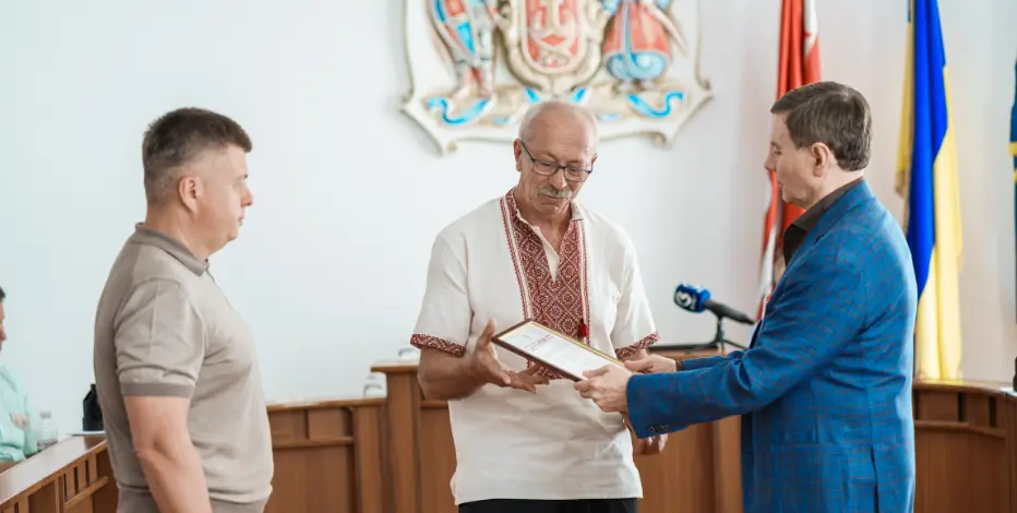 У Вінниці ветерану вручили сертифікат на придбання автомобіля