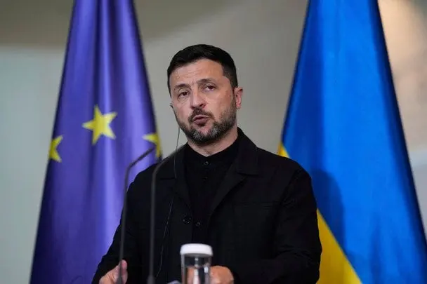 Зеленський розповів, чи передасть владу іншому лідеру