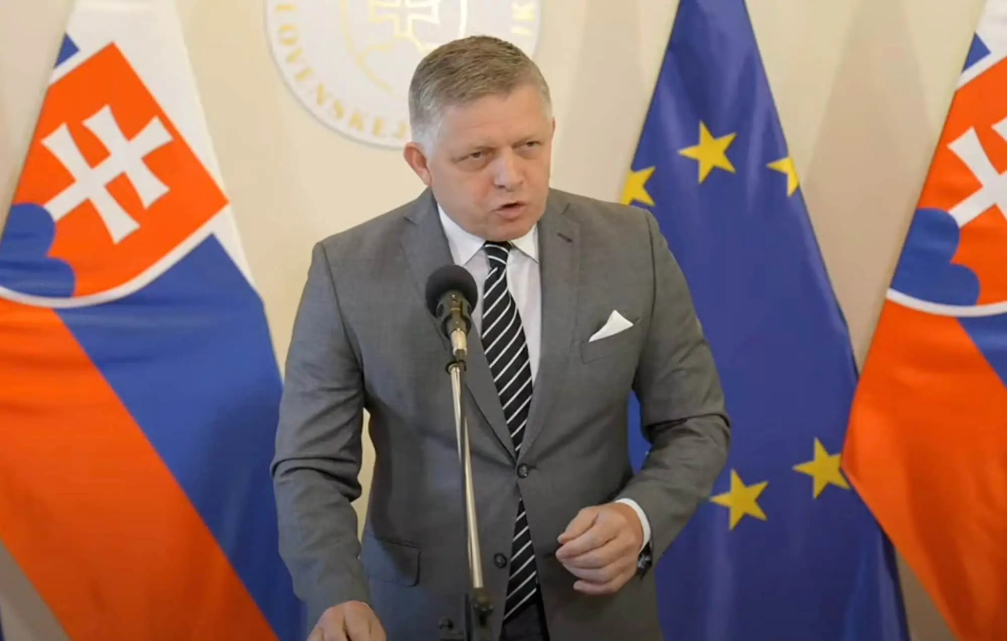 "Замовкніть, я прем&#700;єр-міністр!" Фіцо зірвався на журналістку через питання про Орбана