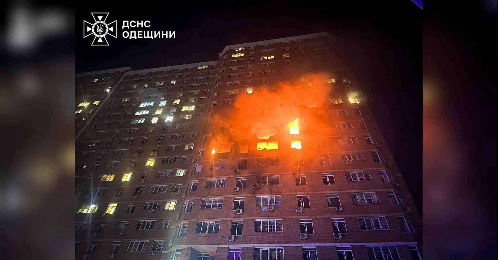 Загинула подружня пара: росіяни вдарили «Шахедом» по багатоповерхівці в Одесі (фото, відео)