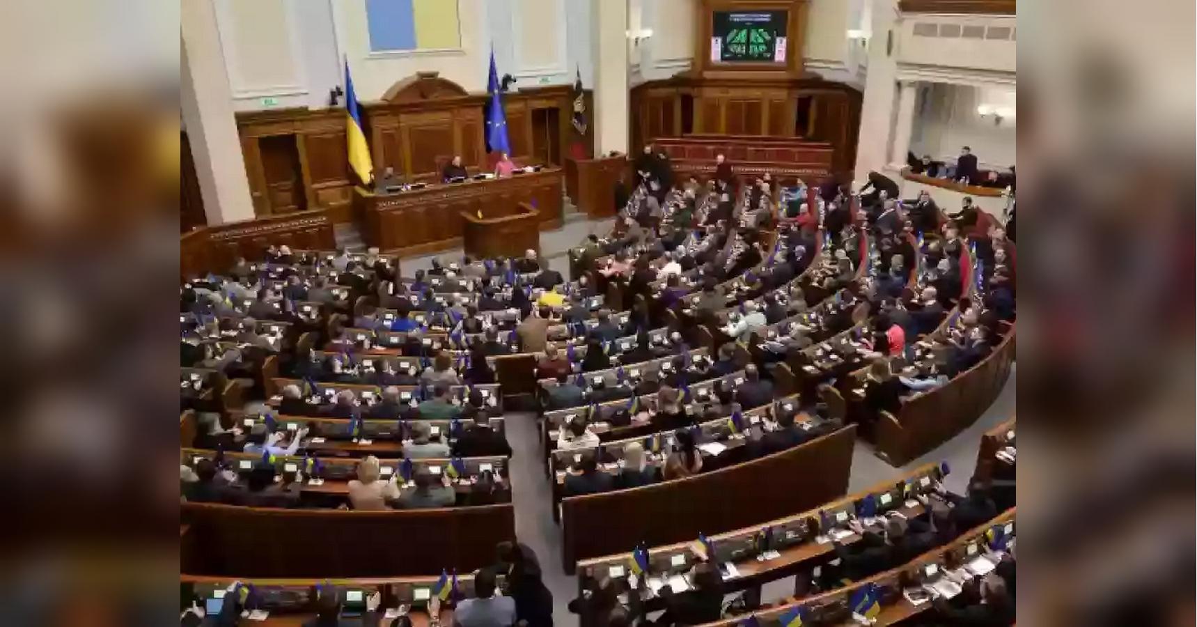Стопами президента: нардепам дозволять зніматися в кіно — до парламенту подано законопроєкт