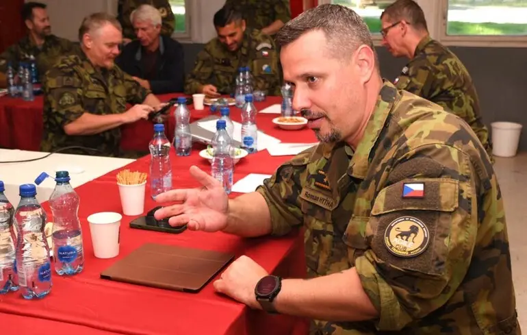У Чехії поранили ножем високопоставленого генерала, він потрапив до лікарні