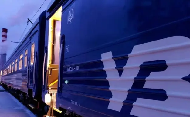 На Рівненщині зійшли з рельс порожні вагони: тепер низка поїздів затримується