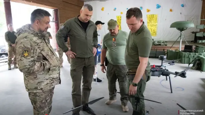 2500 дронів для військових: Віталій Кличко передав чергову допомогу захисникам