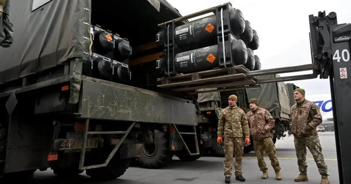 Відповідь на зупинку зброї з США, розмова Трампа з Путіним, тиск на Орбана: новини дня