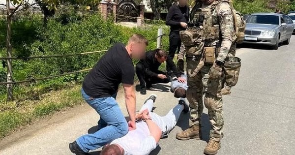 У Львові затримали переправника ухилянтів з підробленим посвідченням поліцейського