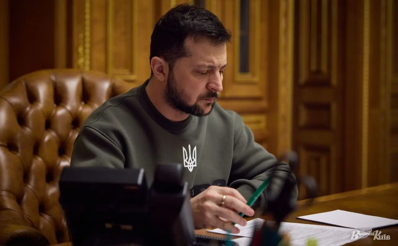 Зеленський підписав закони про воєнний стан і мобілізацію до 5 листопада