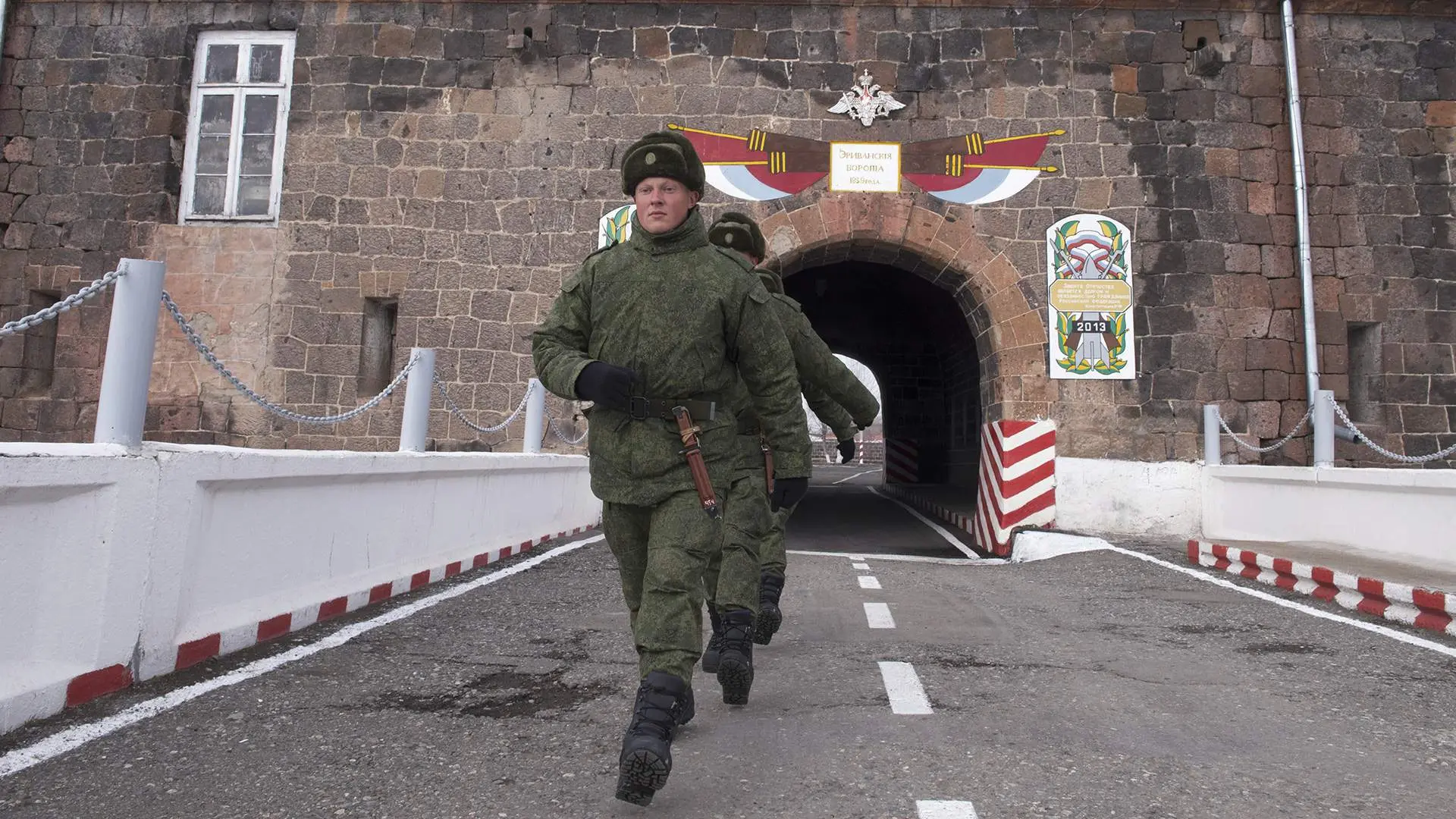 ГУР опубликовало приказ российского генерала о "доукомплектовании" военной базы в Армении