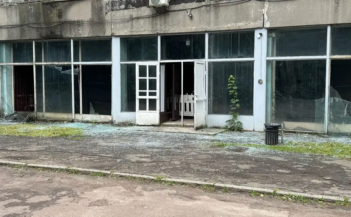 Вибиті майже сотня вікон: у Києві внаслідок російської атаки пошкоджена кіностудія Довженка