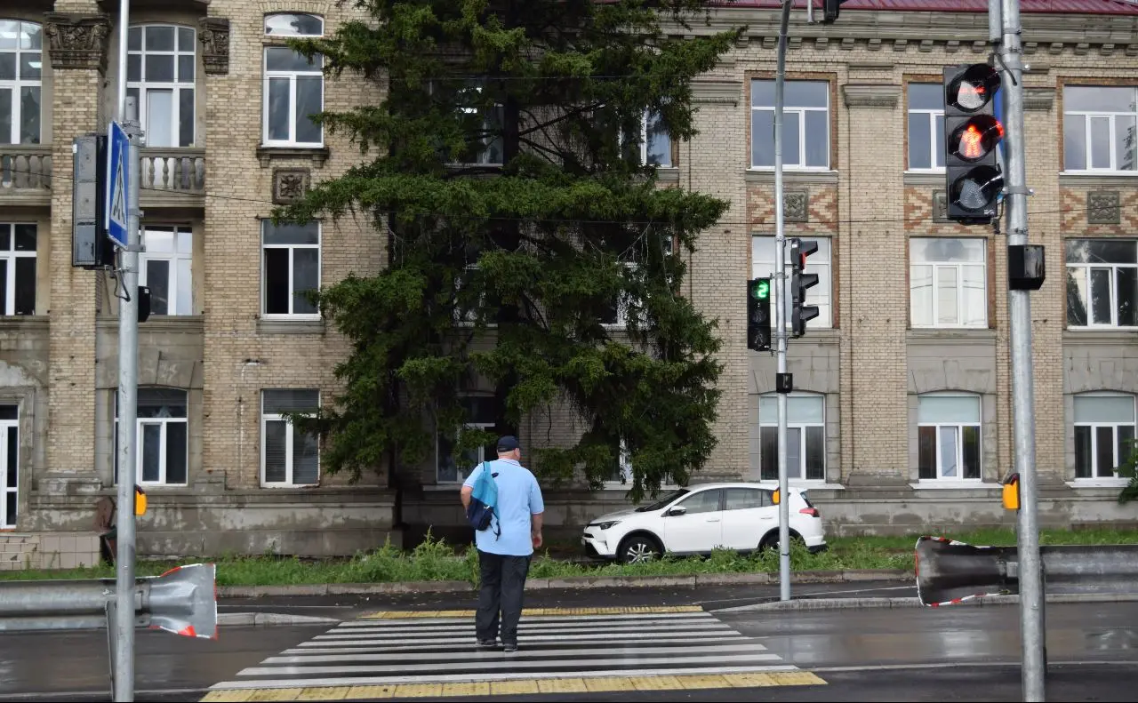 Безбар’єрний пішохідний перехід на вул. Перехід у Києві