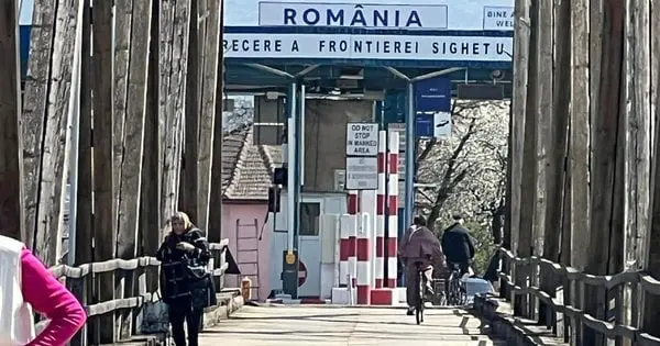 У пункті пропуску на кордоні з Румунією на два місяці обмежать рух автомобілів