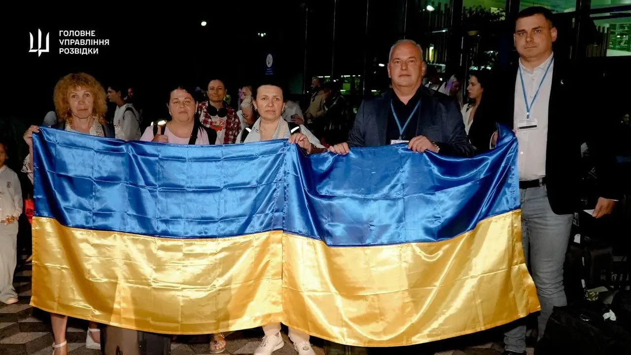 ГУР показало фото и видео эвакуации украинцев из Израиля перед операцией США против Ирана