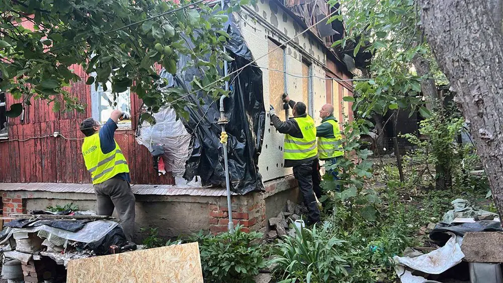 Росіяни пошкодили у Харкові шість багатоповерхівок та 23 приватні будинки (фото)